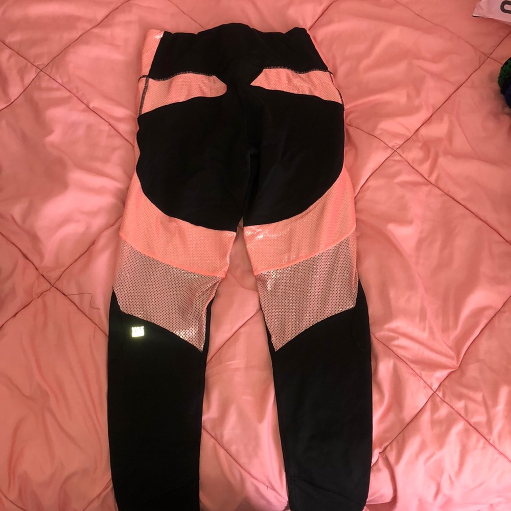 VS Sport workout tights
